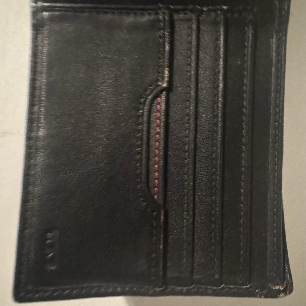 Tumi Leather Wallet - Picture 4 of 9